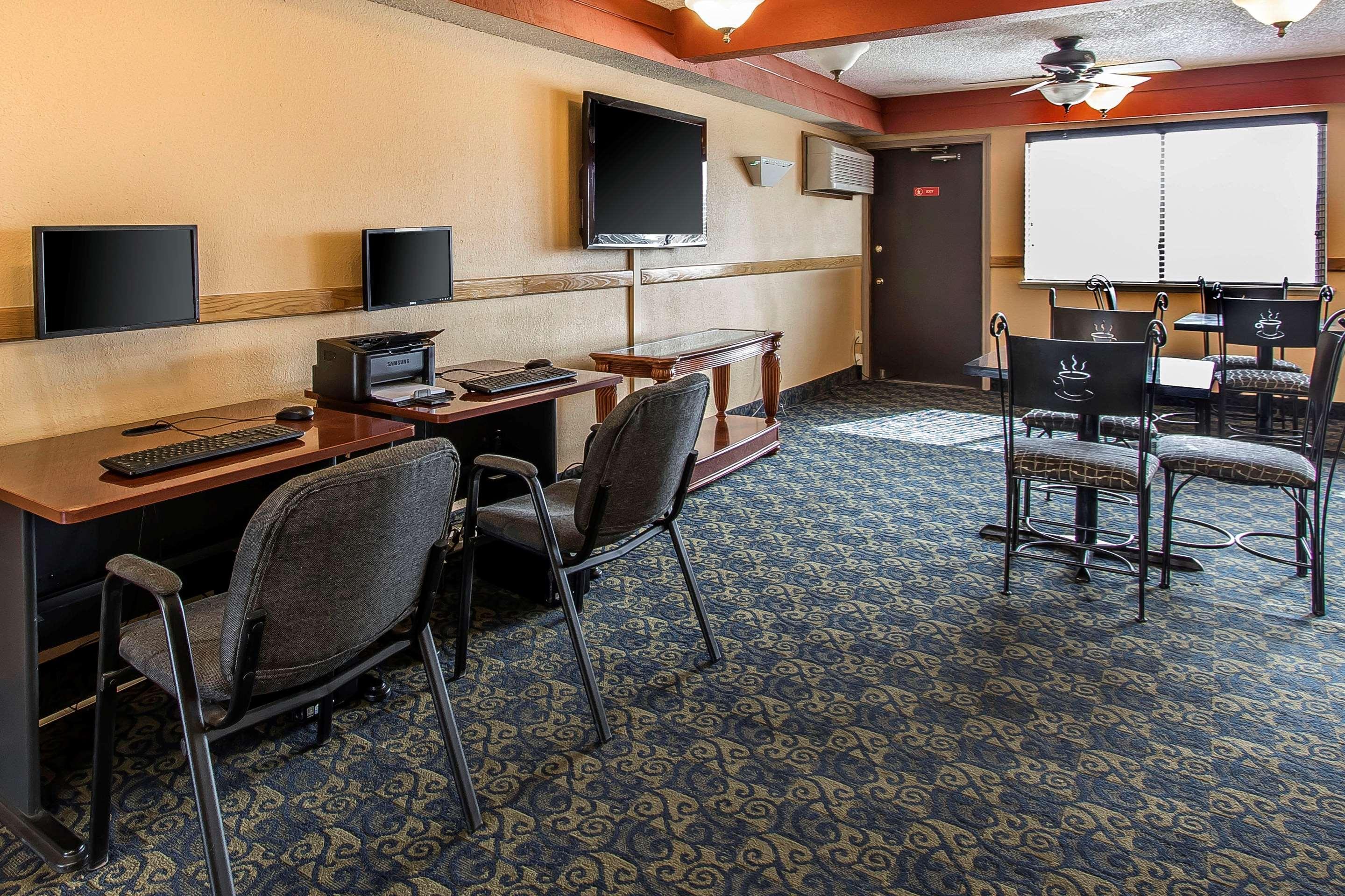 Econo Lodge Inn&Suites Clinton Esterno foto