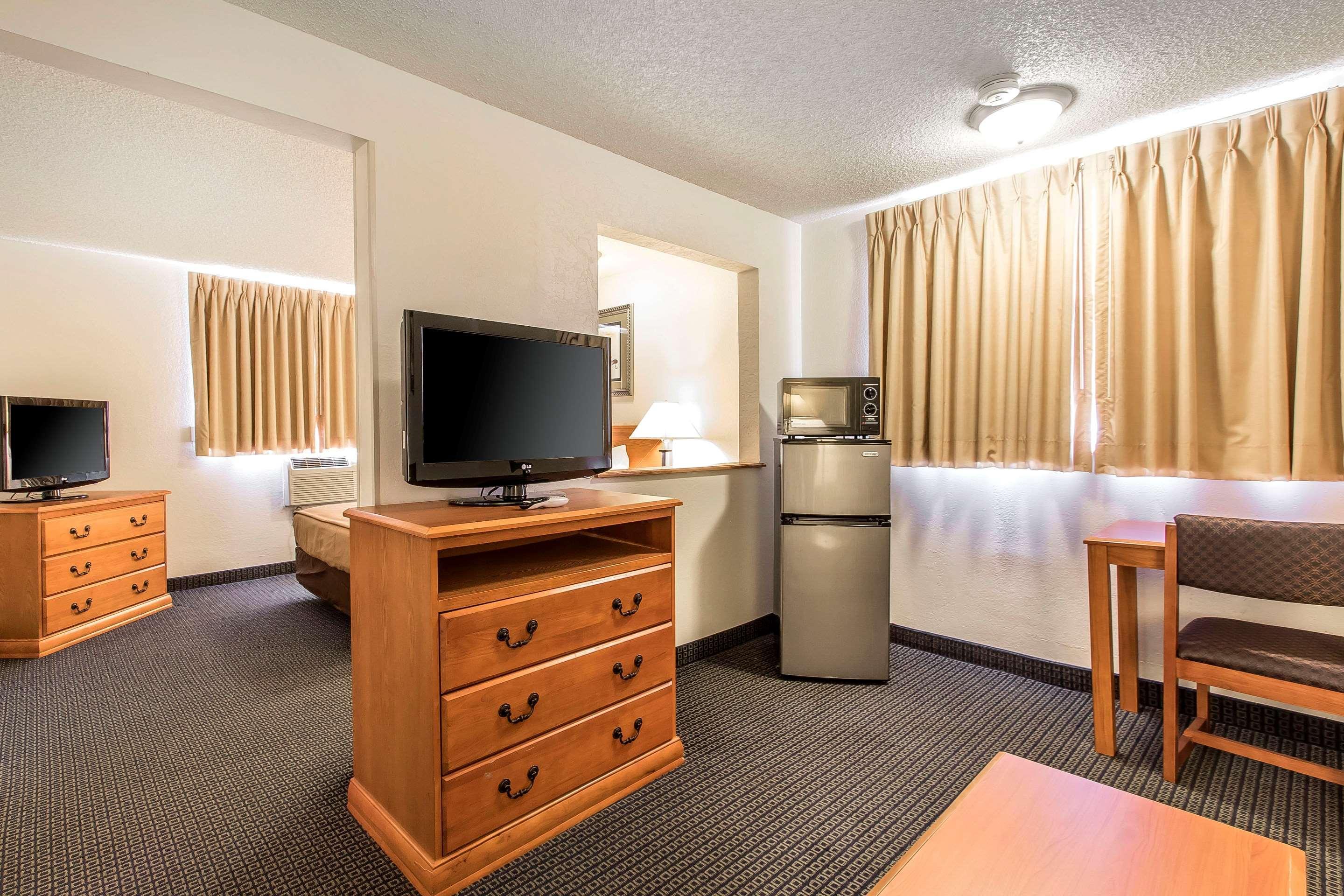 Econo Lodge Inn&Suites Clinton Esterno foto