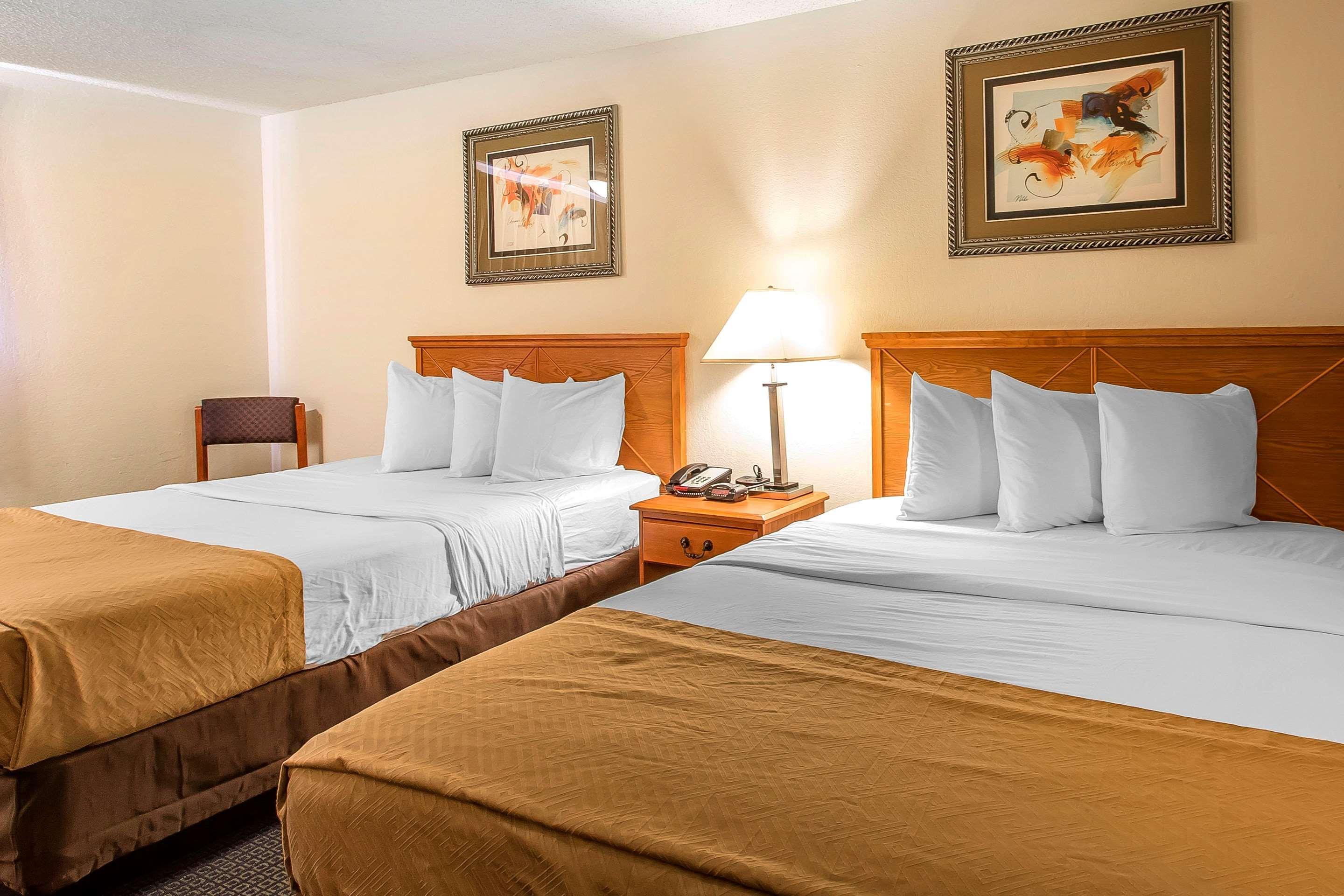 Econo Lodge Inn&Suites Clinton Esterno foto