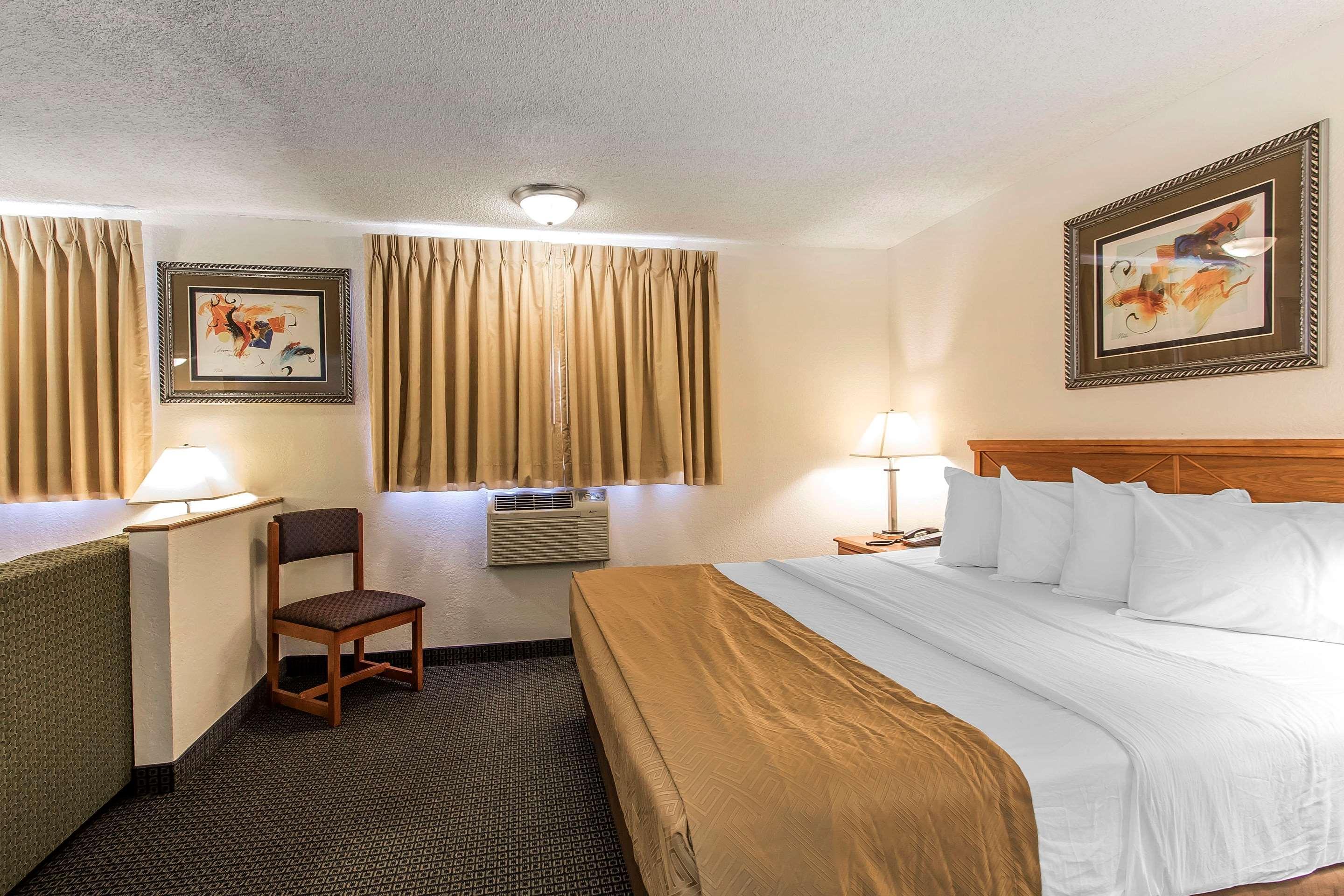 Econo Lodge Inn&Suites Clinton Esterno foto