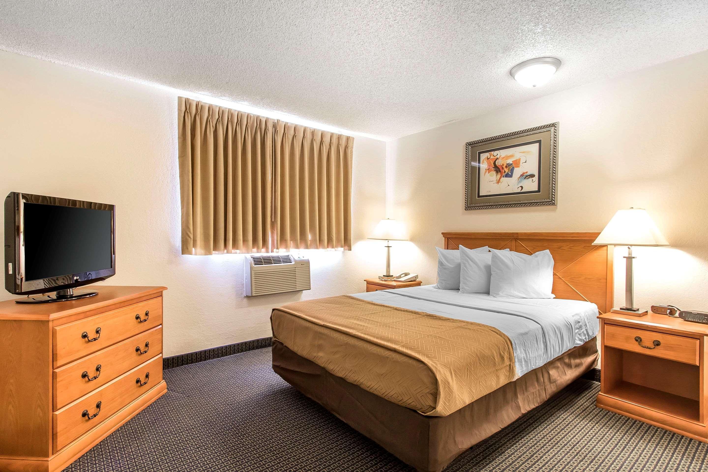 Econo Lodge Inn&Suites Clinton Esterno foto