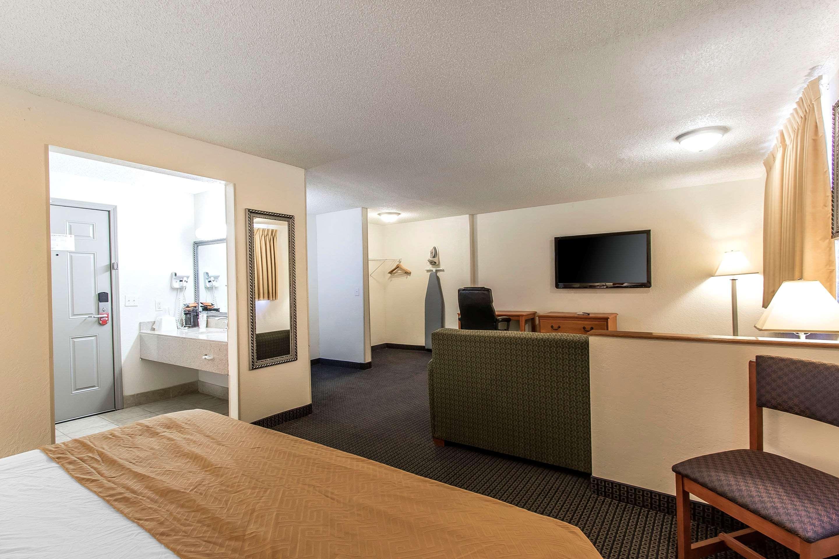 Econo Lodge Inn&Suites Clinton Esterno foto