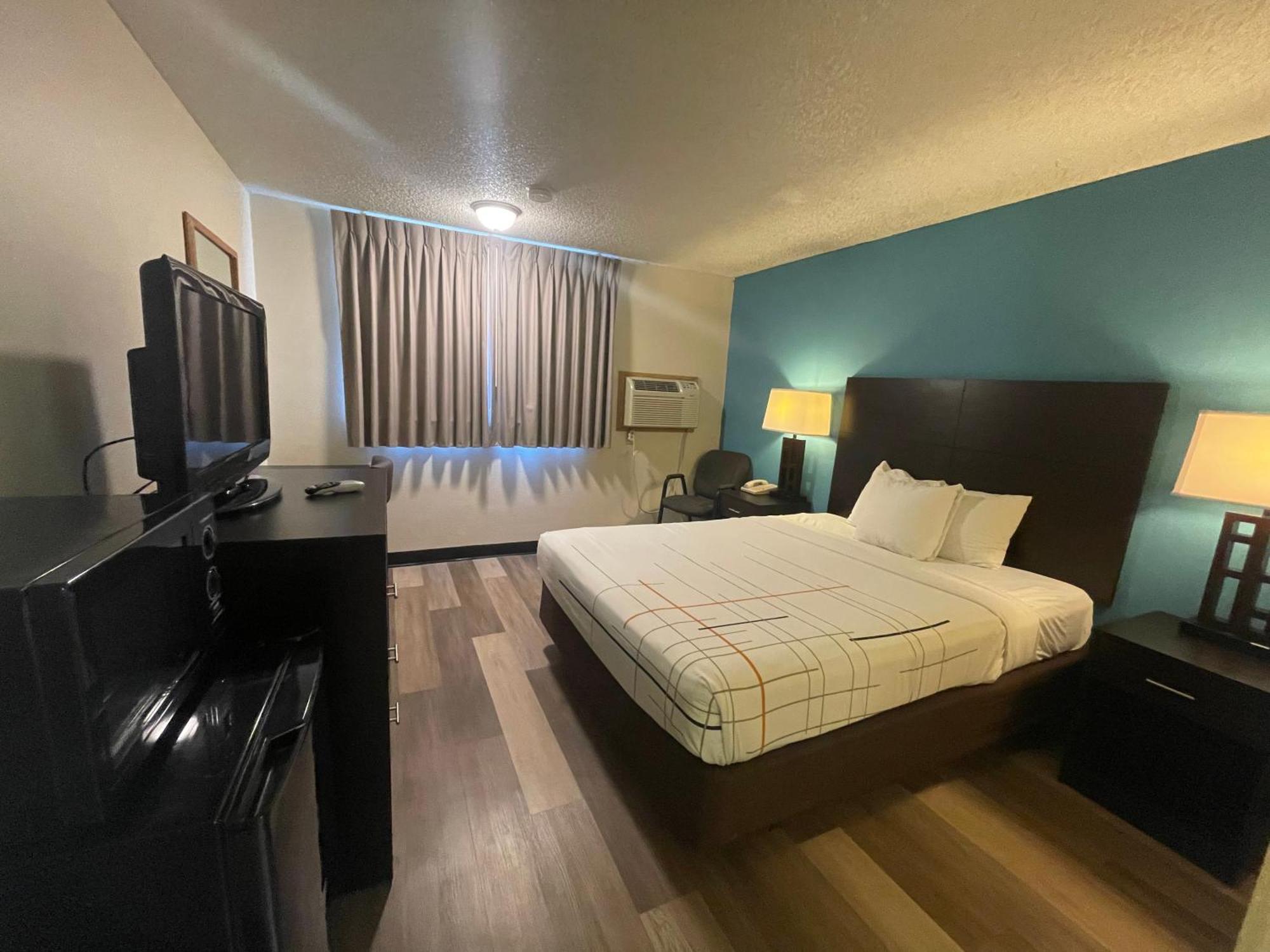Econo Lodge Inn&Suites Clinton Esterno foto