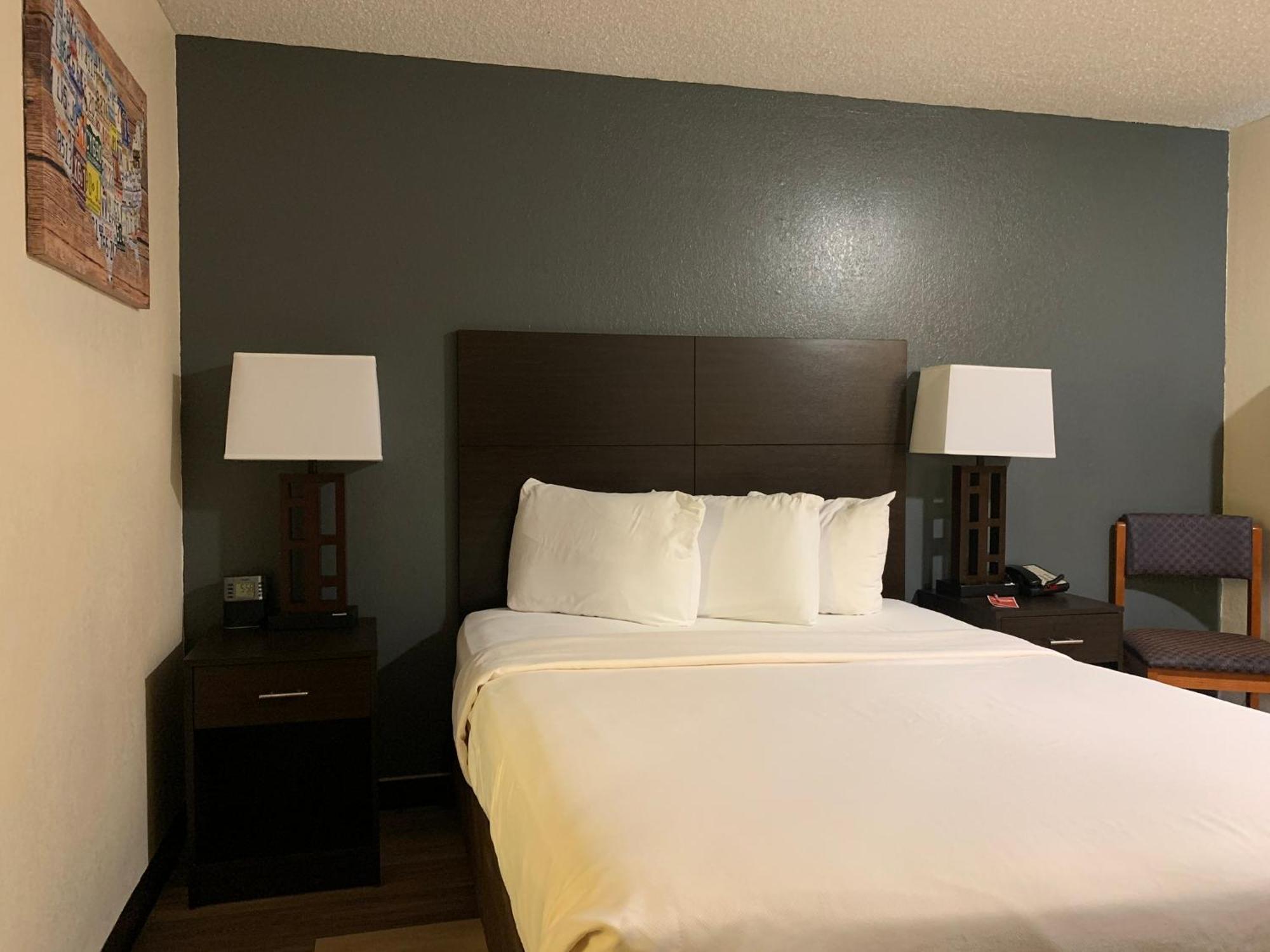 Econo Lodge Inn&Suites Clinton Esterno foto