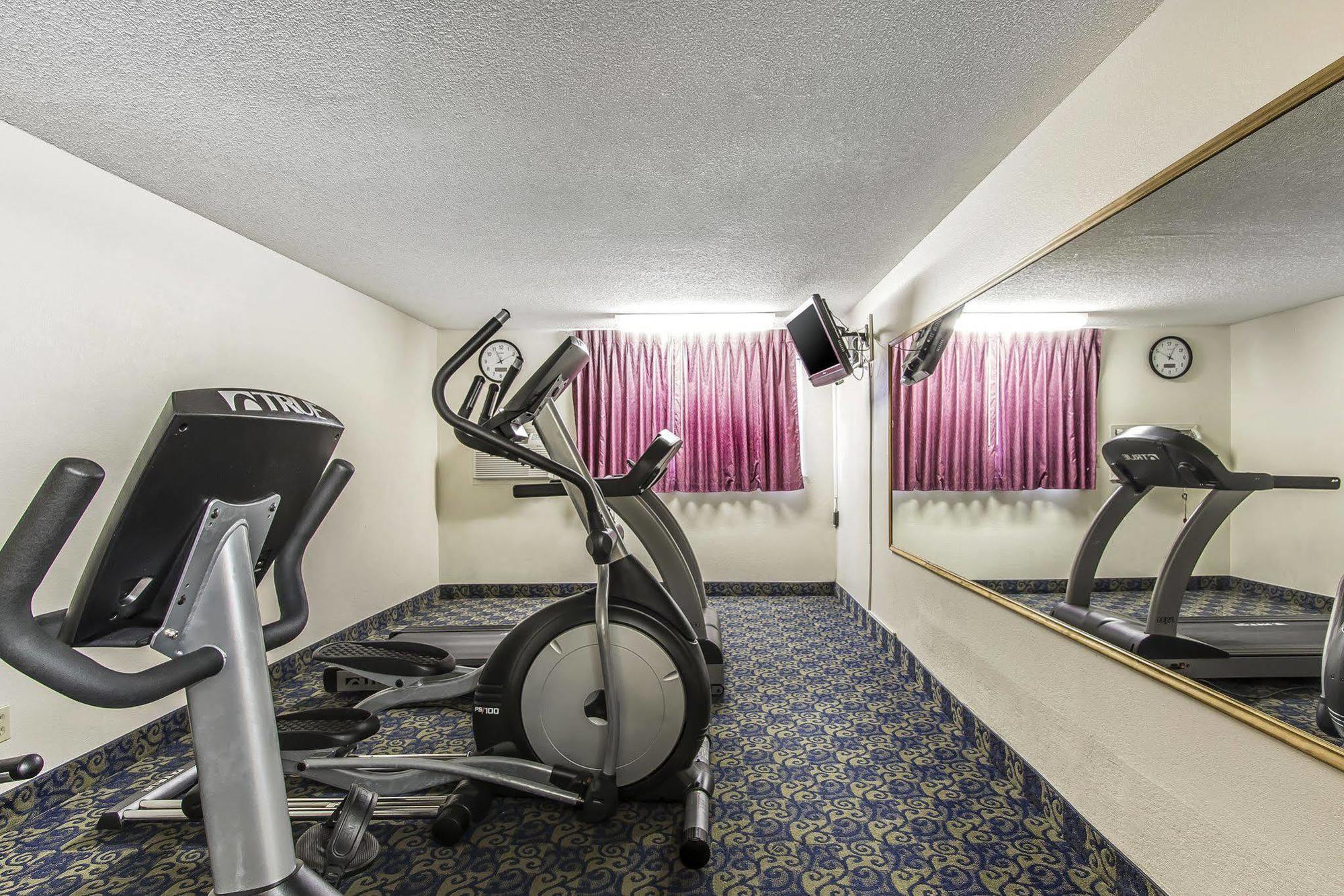 Econo Lodge Inn&Suites Clinton Esterno foto