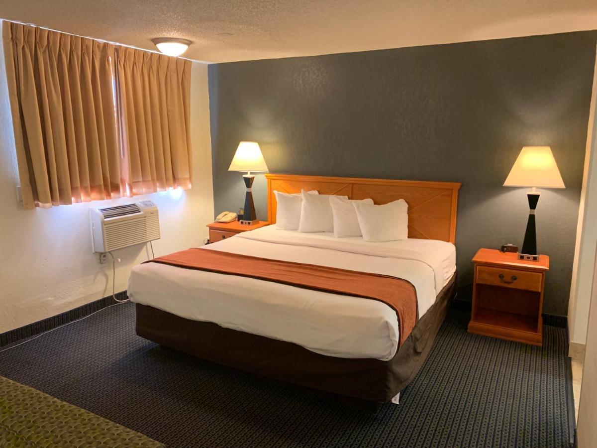 Econo Lodge Inn&Suites Clinton Esterno foto